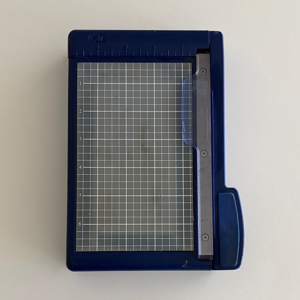 CREATIVE MEMORIES PAPER TRIMMER